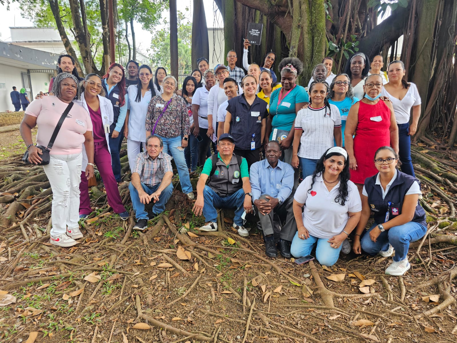 Visita de líderes y lideresas de la comuna 21 de cali